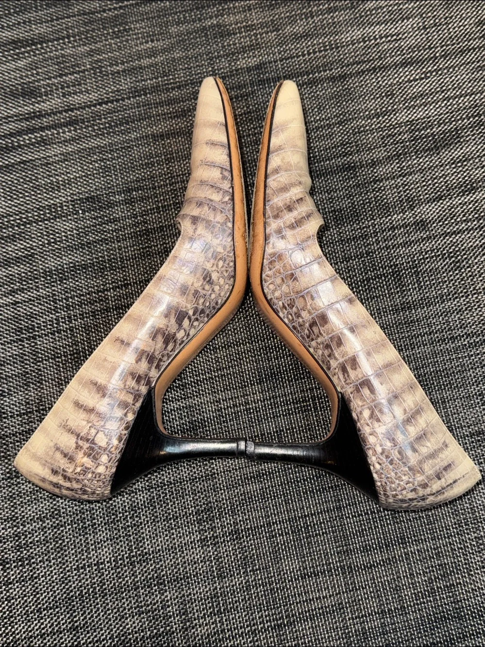 Embossed Leather Animal Print Pumps